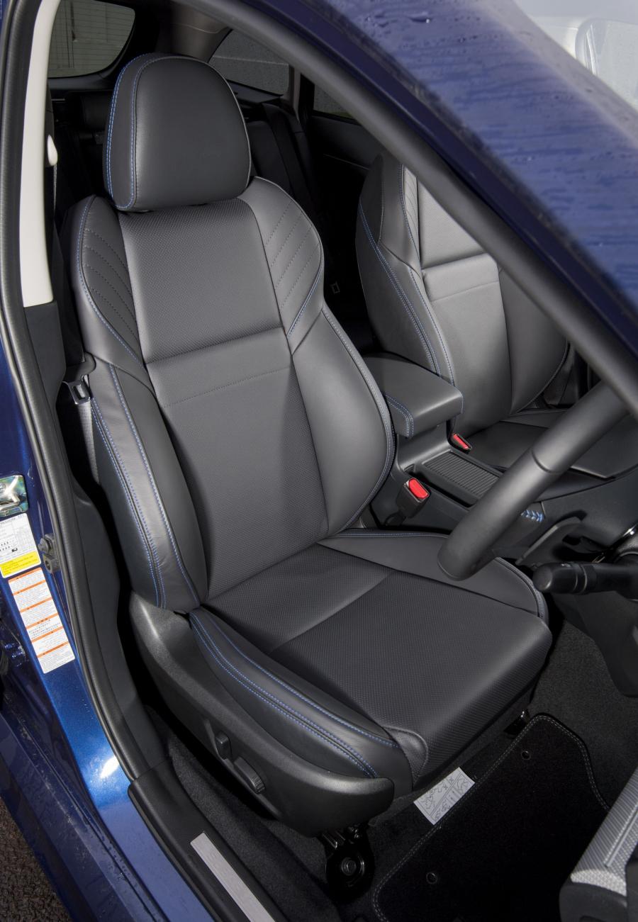 Интерьер Subaru Levorg GT 2016 года  (UK) (фото 30 из 40)